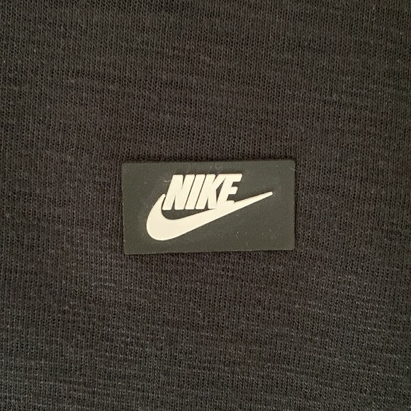 VINTAGE NIKE SWEATSHIRT, BLACK BASIC CREWNECK - Picture 2 of 3